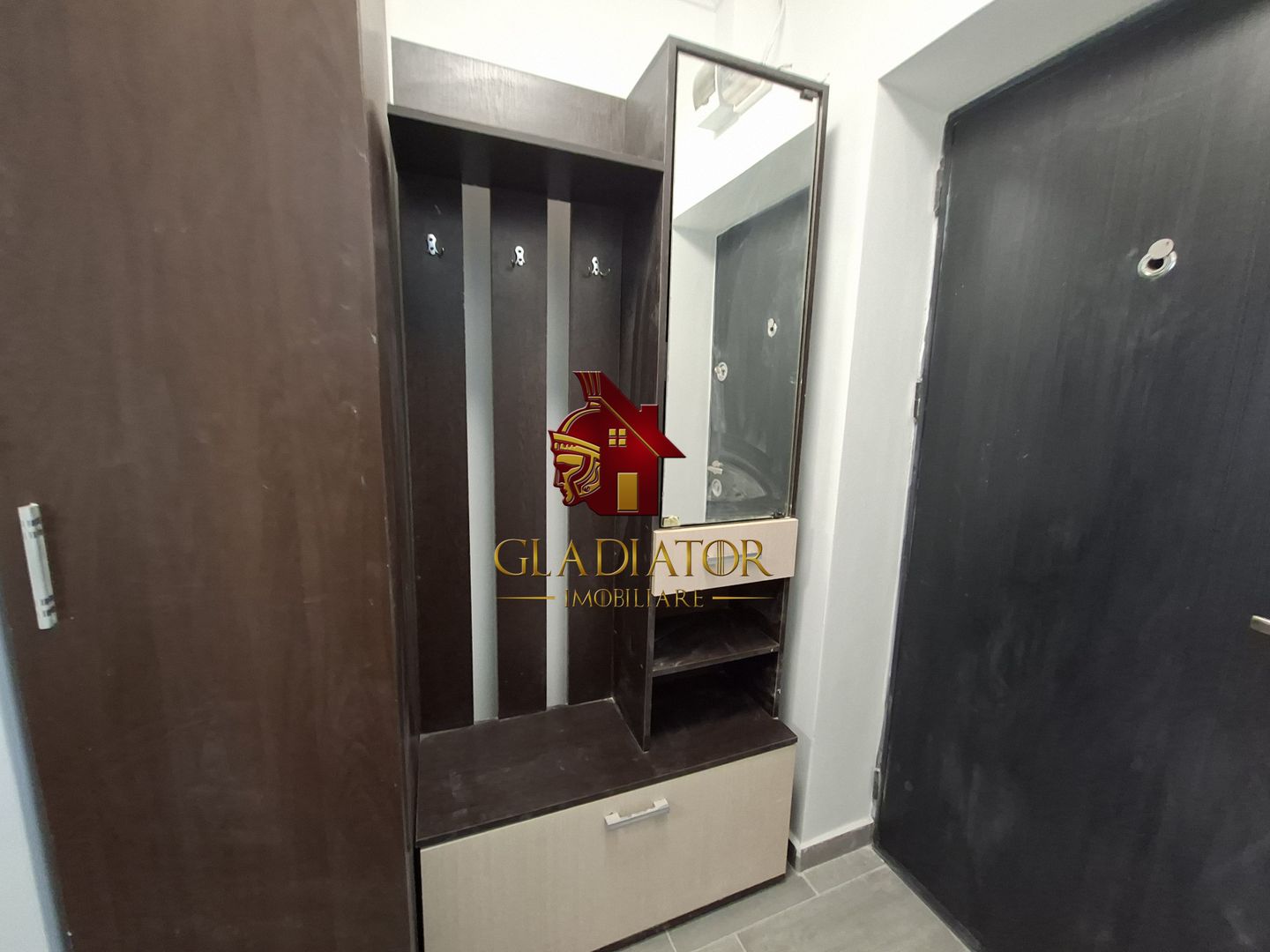 Garsoniera Alexandru cel Bun strada Plaiesilor, renovata, disponibila - Poză 2