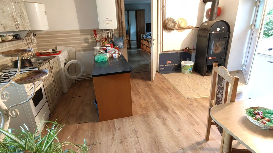 Casă 4camere+teren 719 m²central lângă izvoare de ape minerală Vâlcele - Poză 5