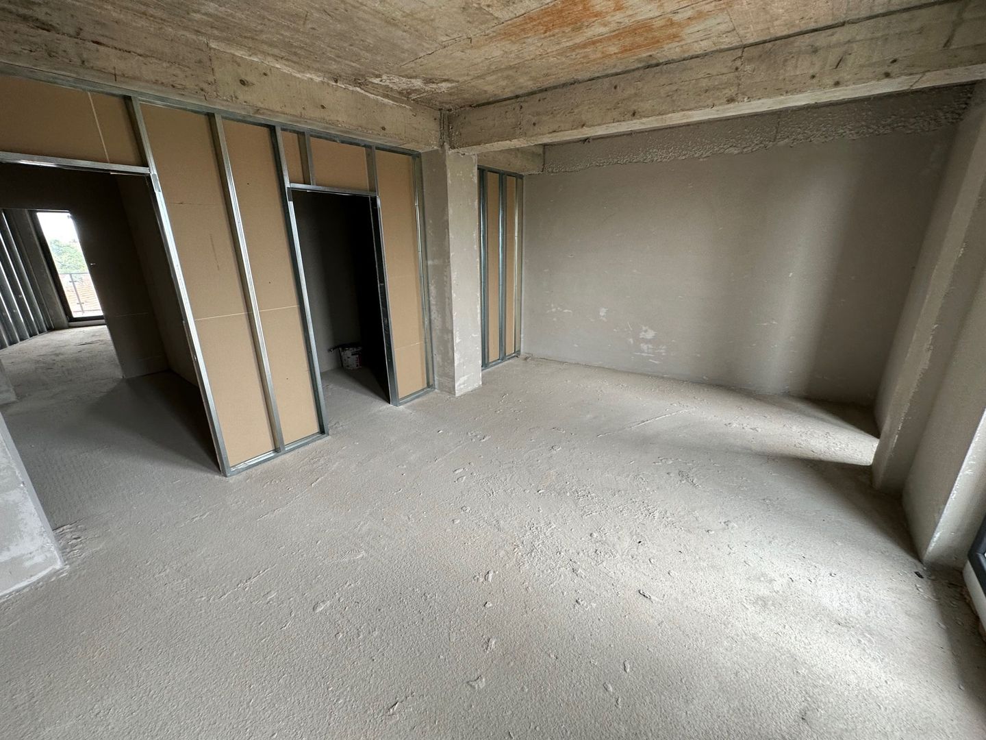 Cladire de birouri  Central pretabil activități medicale - Poză 25