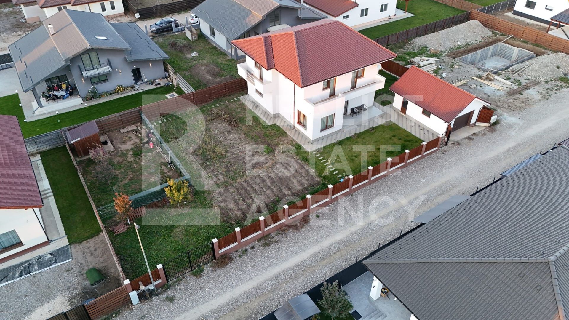 Casă de Vânzare în Tarlungeni, Cartier Izvor Brașov - Poză 4