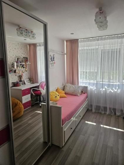 Apartament 3 camere Decomandat - Poză 3