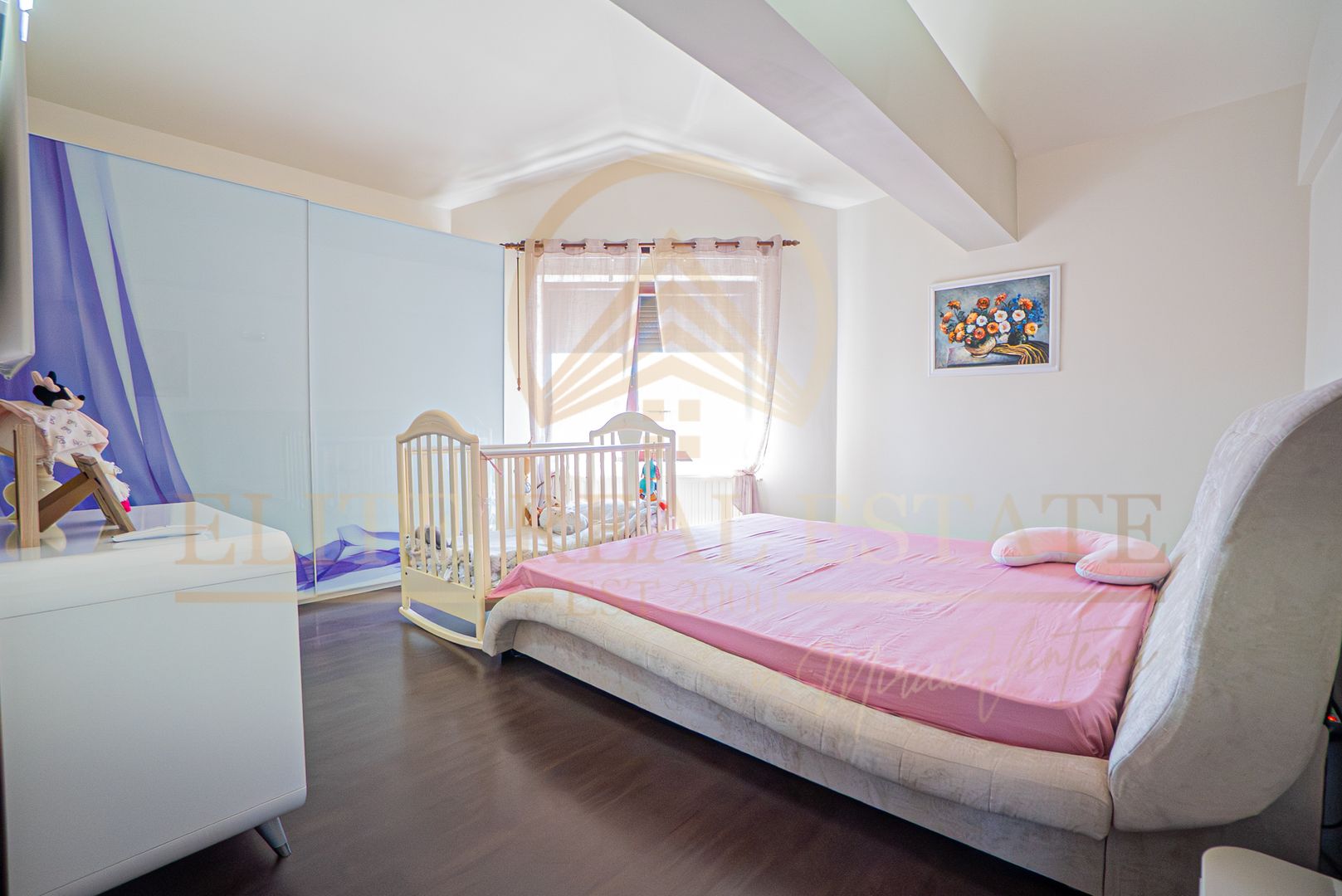 Casa De Vanzare in Palazu Mare - Teren de 455 mp cu Piscina si Garaj - Poză 35