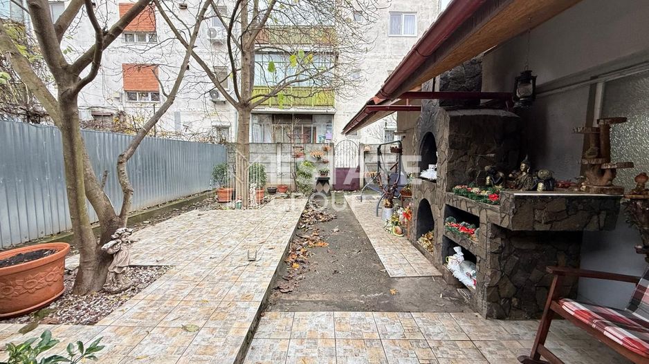 Casa individuala 5 camere plus anexe, zona Girocului - Poză 11