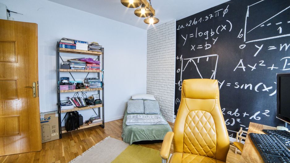 Casa complet mobilata 5 camere 3 bai curte generoasa - Poză 17