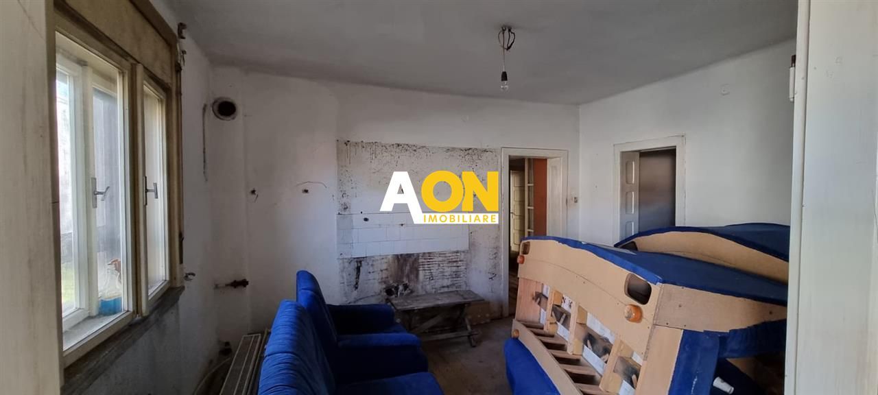 Casa demolabila in zona Cetatii Alba Carolina, cu 947 mp teren - Poză 4