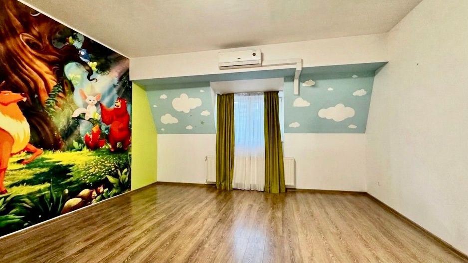 Casa spațioasă, cu spațiu comercial, locuri de parcare - Aradului Vest - Poză 2