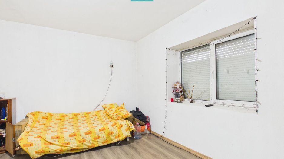 CASĂ ÎN ZERIND PE PRINCIPALĂ CU TEREN DE 1440 MP - Poză 3