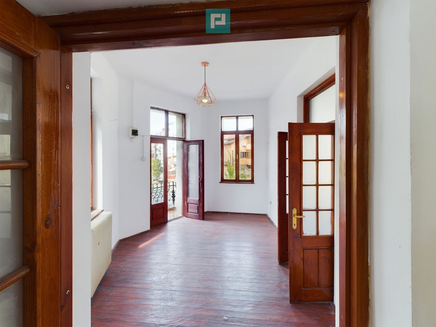 Casa individuala la 6 minute de Piata Unirii - Poză 11