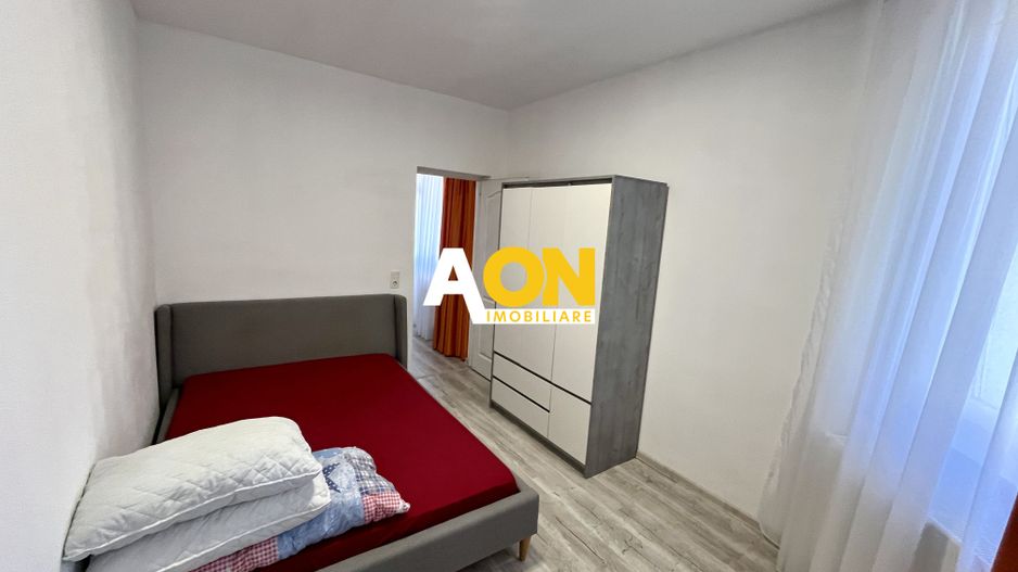 Apartament cu 1 Cameră, Etaj 1, Zona Piață - Poză 2