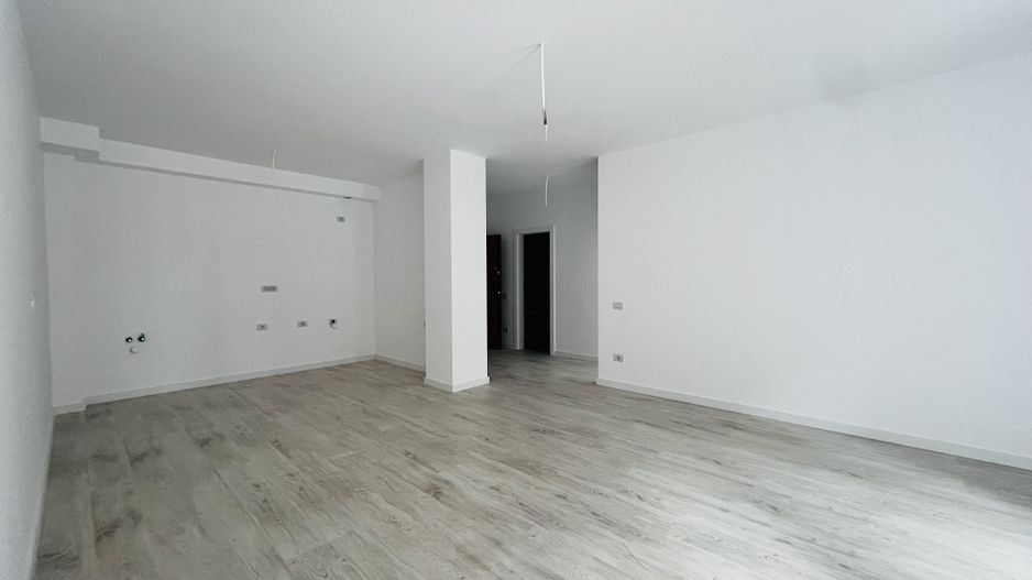 Apartament cu 2 camere si curte   -  Parter   -Zona Torontalului - Poză 4