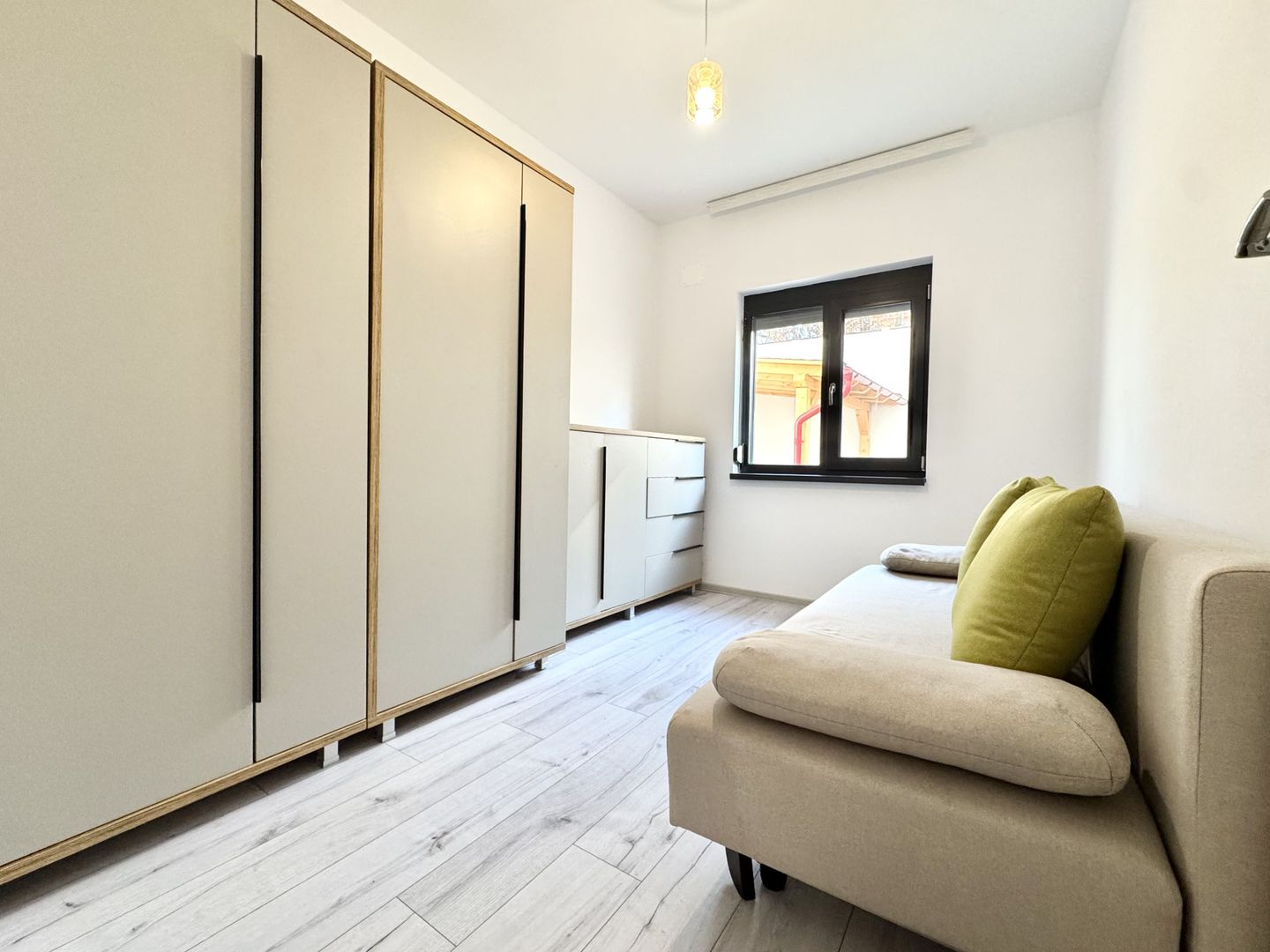 Confort și liniște: 3 camere cu curte – Lipovei - Poză 14