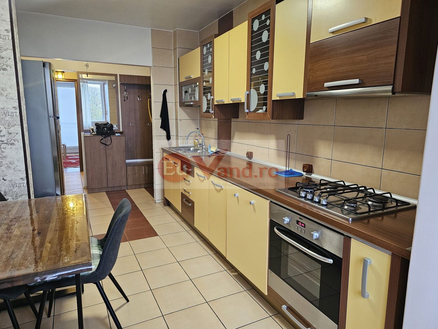 Apartament cu 3 camere, mobilat si utilat - Piata Centrala - Poză 5