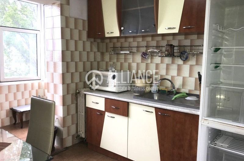 GARA-ABATOR- Apartament de 3 camere foarte spatios si luminos! - Poză 7