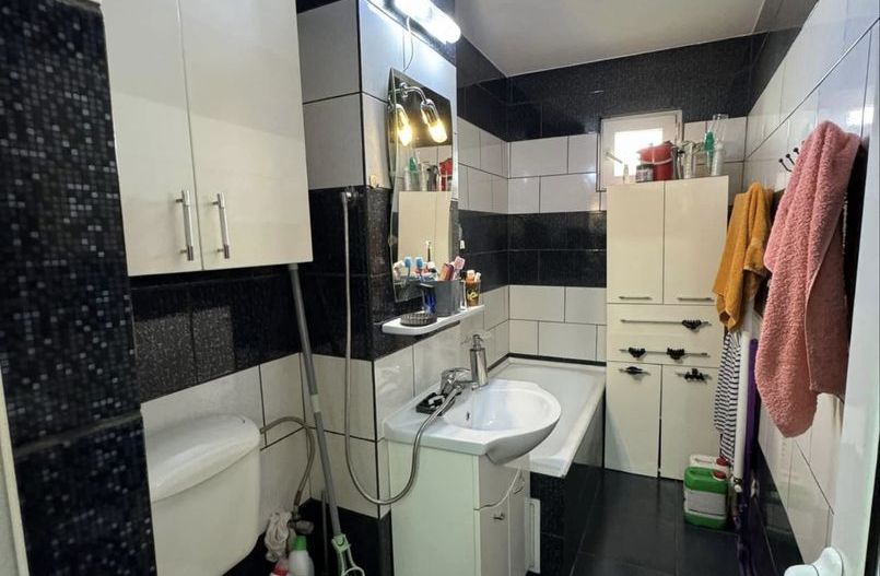 Apartament 2 camere de vânzare – Micro 21, etaj 4/4 - Poză 3