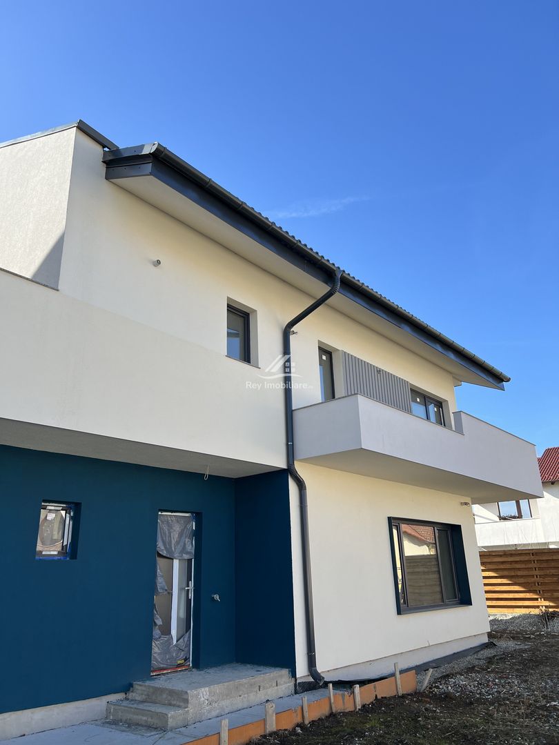 Casă construcție de Lux de vânzare în Șelimbar zonă bună - Poză 23