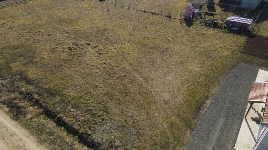 Loc de casa 500 mp în Curtici - Poză 5