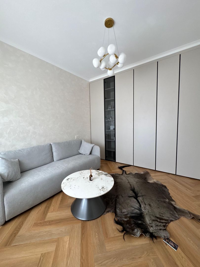 Vila mobilata ultra lux, curte mare, parcare acoperita-500 mp teren - Poză 18