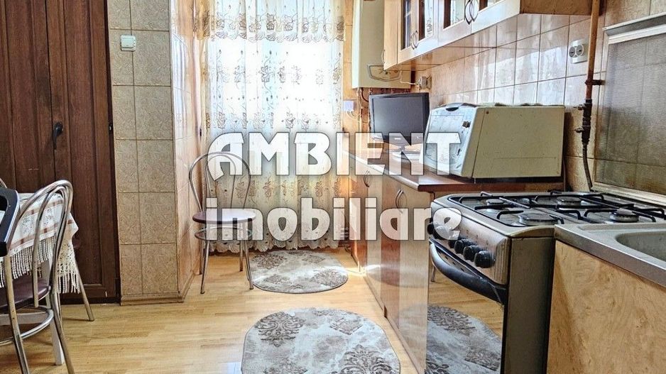 Apartament cu 3 camere, etaj 1, mobilat si utilat, zona CENTRU; - Poză 10