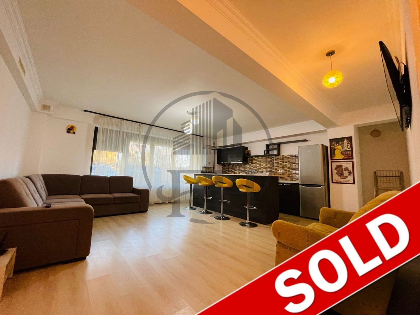 RENTED / INCHIRIAT Apartament cu 3 camere de închiriat în zona Central - Poză 1