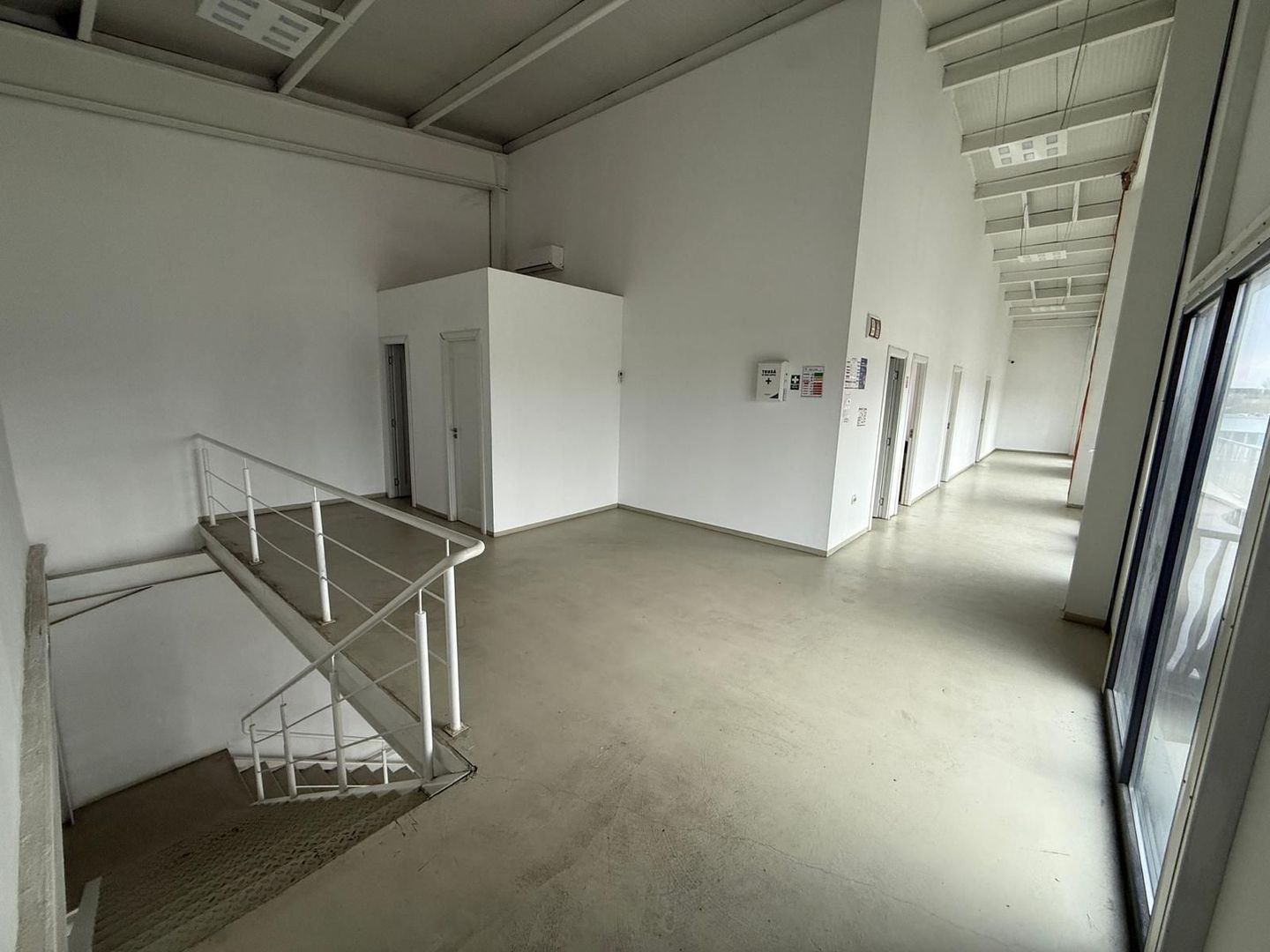 Hală industrială 2.450 mp de vânzare, Mogoșoaia, chirie garantată - Poză 15