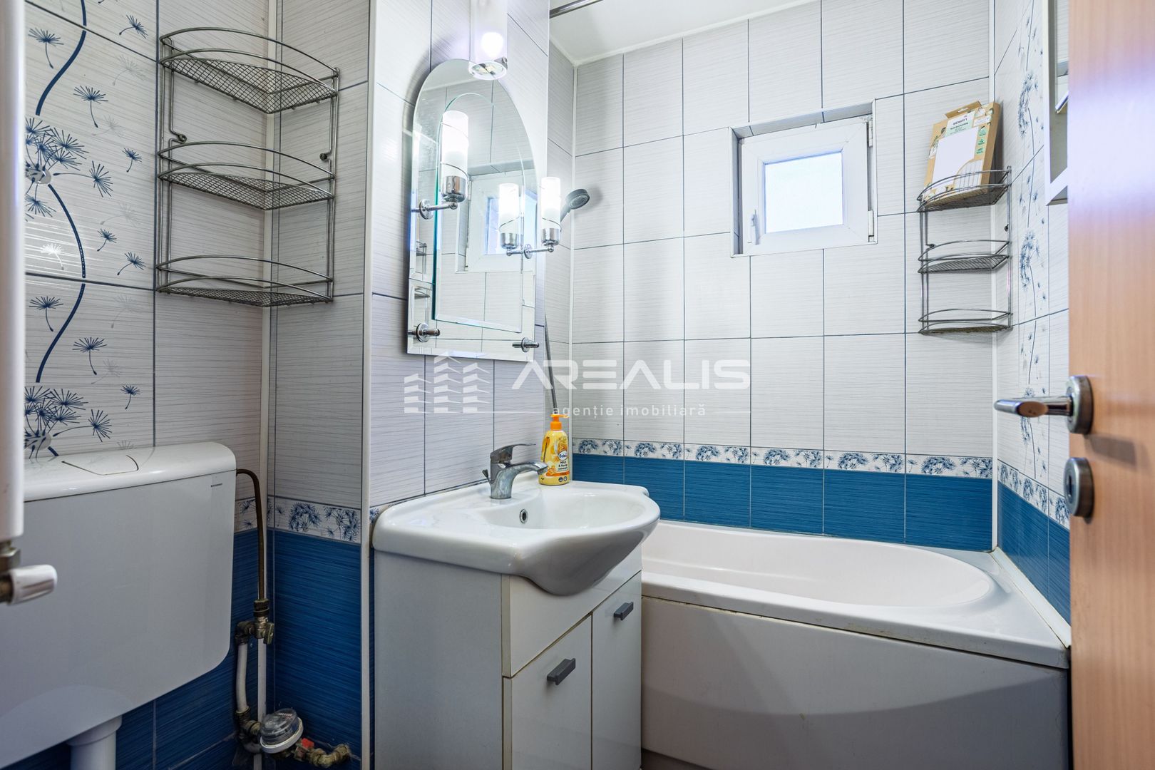 De închiriat -Apartament 3 camere, decomandat, zonă centrală - Poză 14