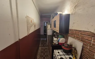 Apartament cu potențial situat pe strada Amzei. - Poză 14