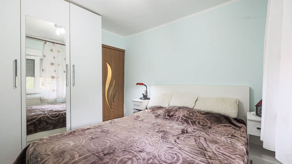 Apartament, la etajul 1, cu balcon spre zona verde, malul Muresului - Poză 2
