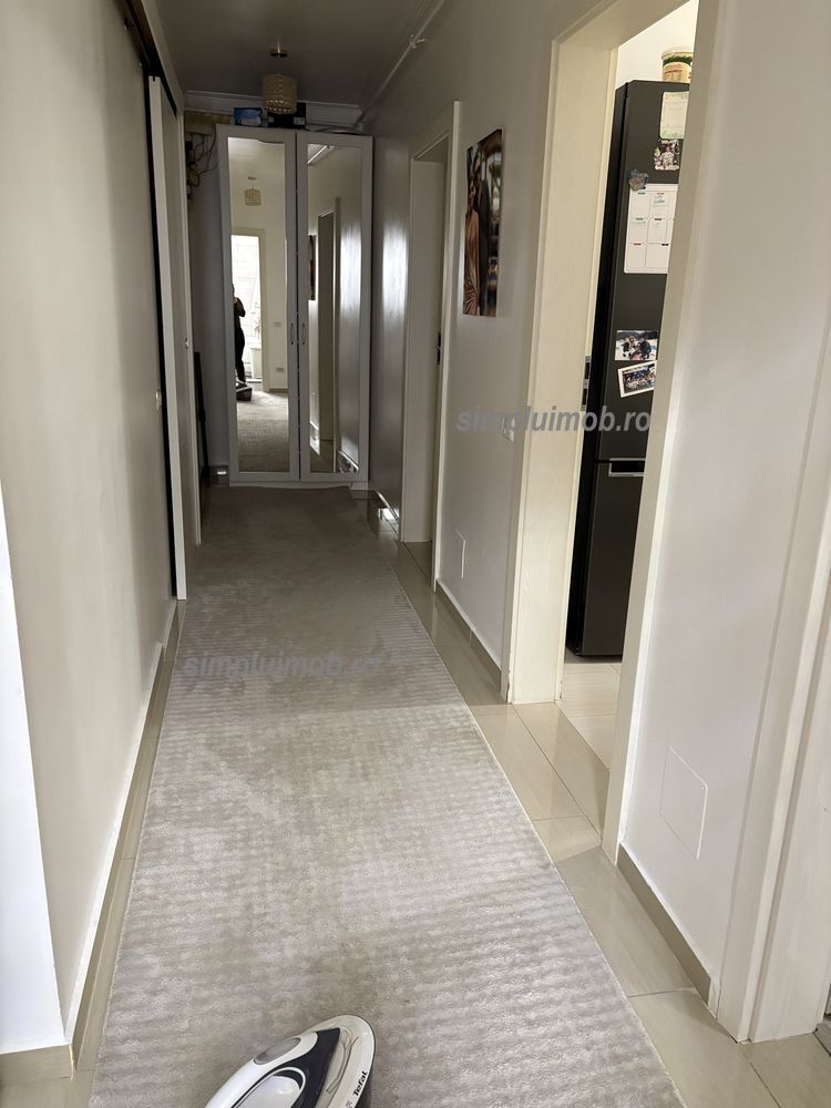 Decomandat Modern Apartament cu Balcon Spatios - Poză 4