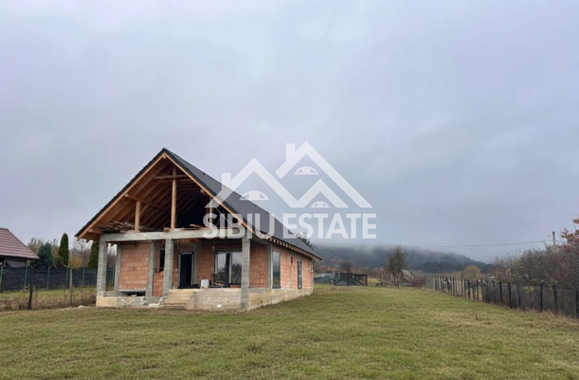 Casa 130 mp, teren 2800 mp, priveliște superbă – Marginimea Sibiului - Poză 2