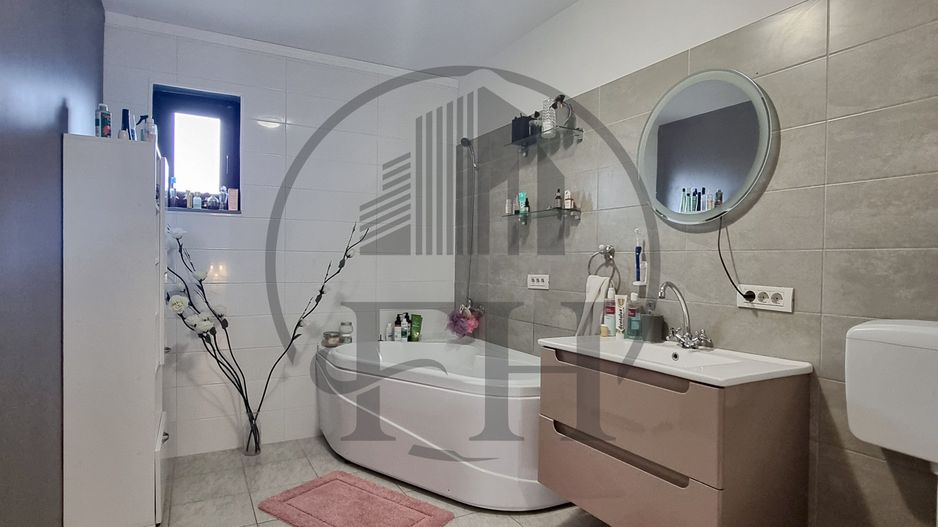 SOLD/ VANDUT- Casa / Vila de vanzare Valu lui Traian - Poză 20