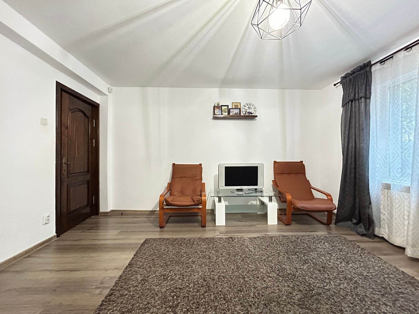 Casa P+1 din BCA ideala pentru o familie antreprenoare – Pecineaga - Poză 2