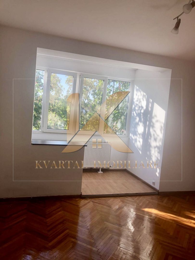 Apartament renovat 2 camere , 65 mp Zona Podgoria! - Poză 3