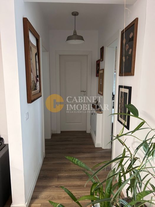2 camere Decomandat - mobilat - loc parcare - boxa - intabulat - Poză 5