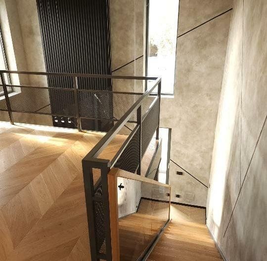 Apartament tip Loft cu finisaje industriale si gradina - Poză 4