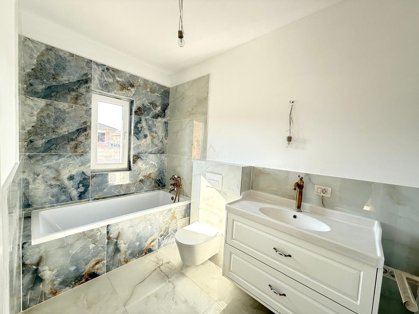 Drumul Boilor - noul Lidl. Drum pavat. Toate utilitatile. 3 camere, 2 bai. - Poză 4