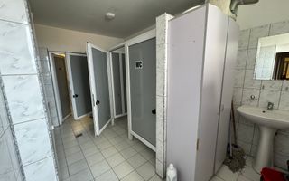 24 de locuri de cazare in 8 garsoniere si anexe pe un etaj intreg - Poză 4