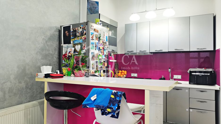 Apartament cu 3 camere la curte comuna de vanzare Ultracentral, Oradea - Poză 3