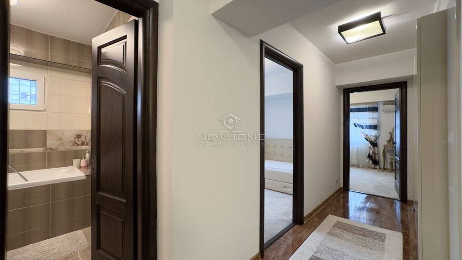 Apartament cu 3 camere, Parcare, P-ta Cipariu  zona Central - Poză 18