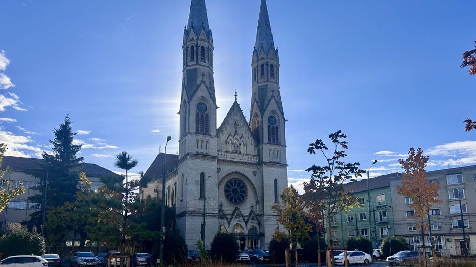 Apartament decomandat 3 camere de închiriat în Piața Bălcescu - Poză 13