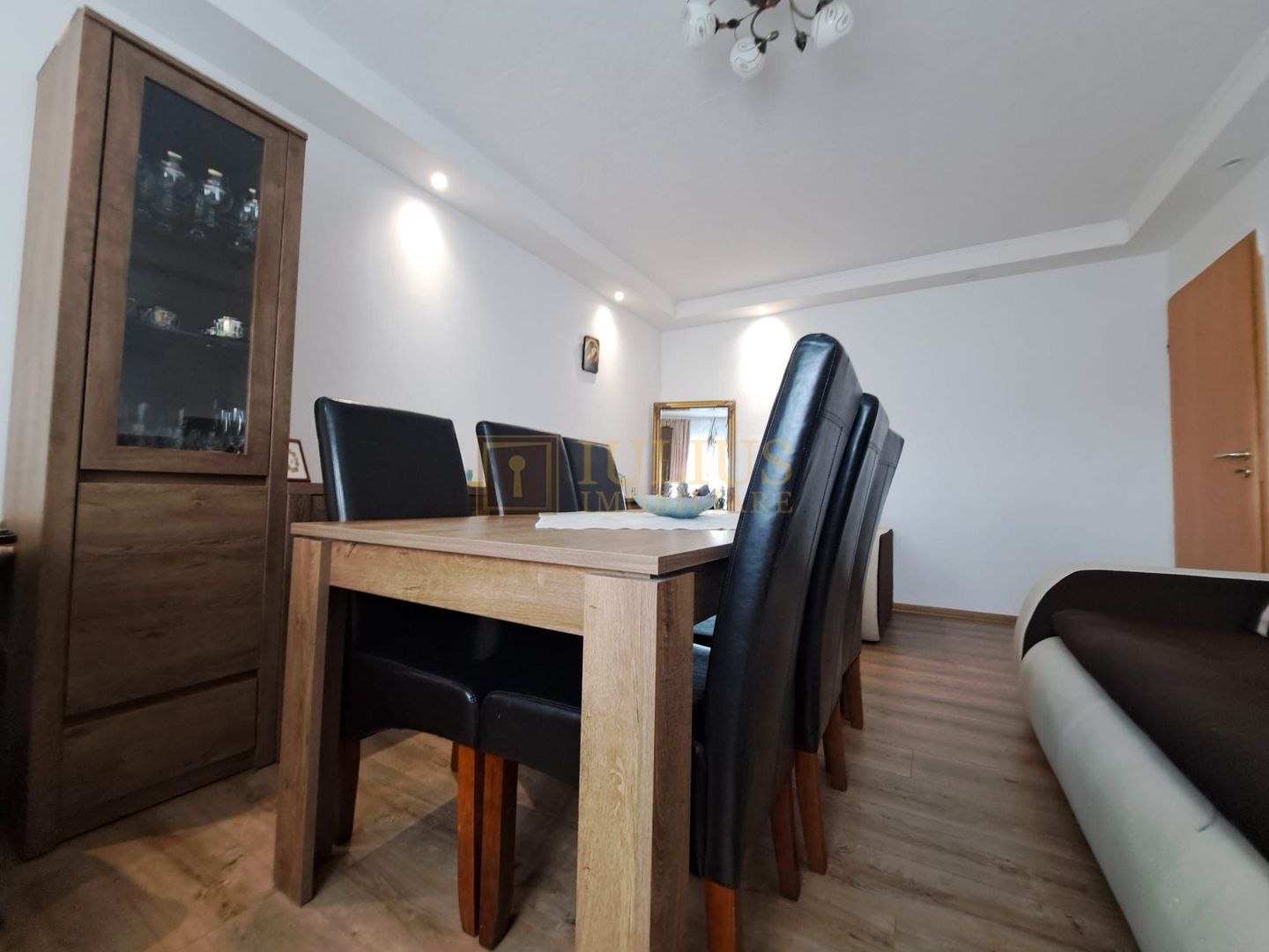 Zona centrala, 3 camere, centrala proprie, ideal pentru studenti - Poză 9