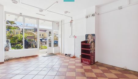 Spațiu comercial vitrină – Piața București