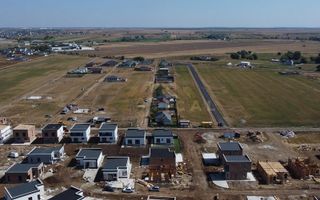 Casa Parter cu 4 camere, comuna Berceni - Poză 4