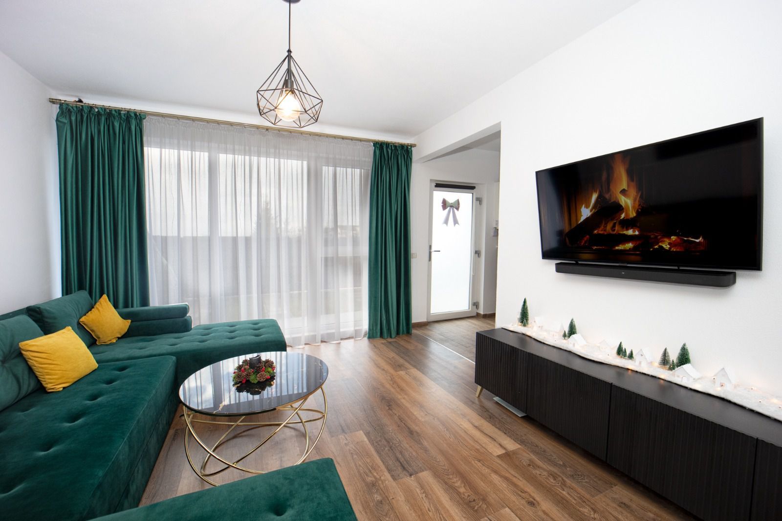 Casă înșiruită de vânzare în Sânpetru | Mobilată și utilată premium - Poză 7