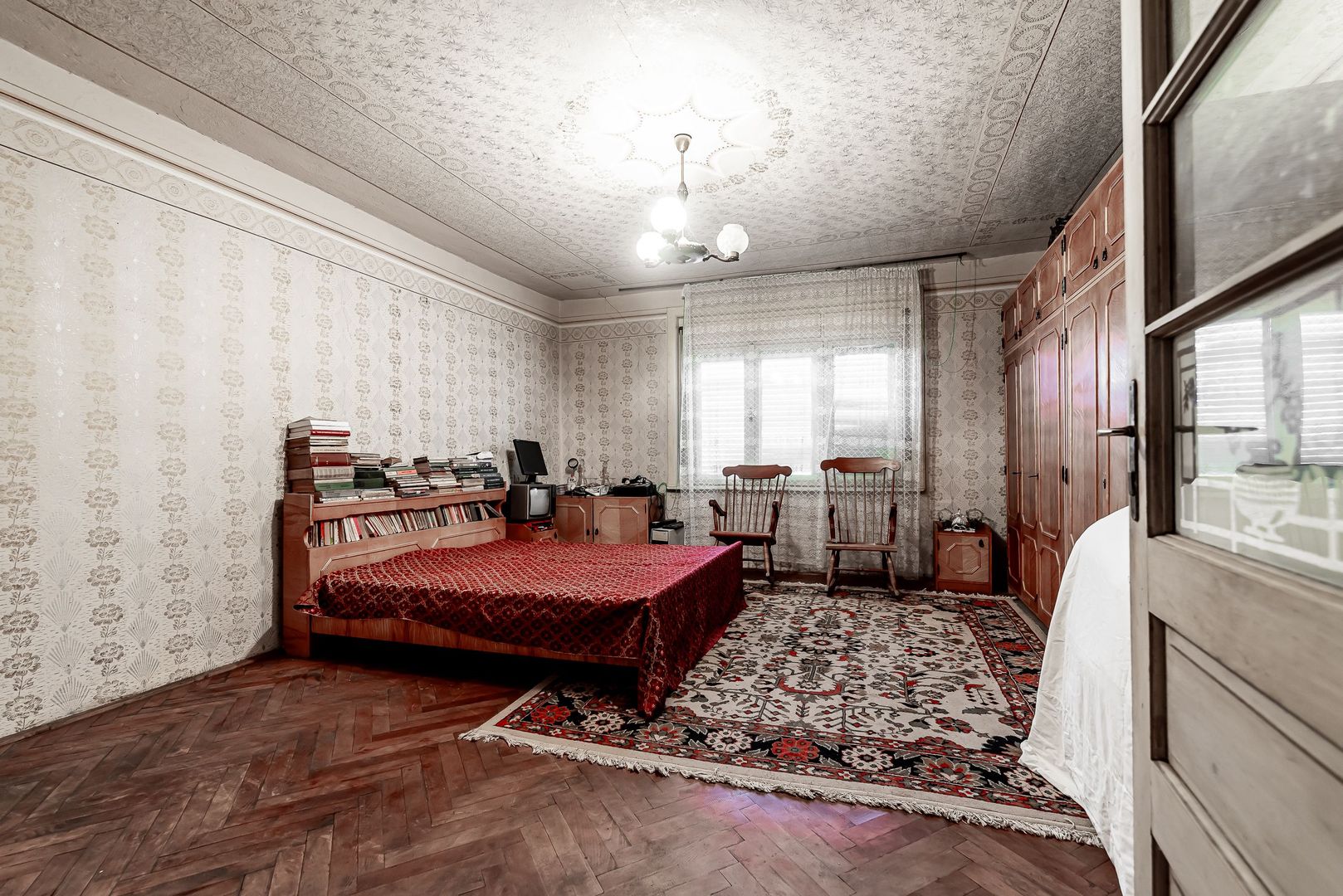 VÂNDUT! Casă de vanzare cu 3 camere in Chisineu Cris - Poză 5