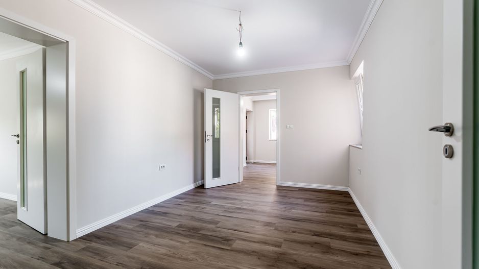 Casă gata de mutat în Aradul Nou, renovată complet (2026) - Poză 16