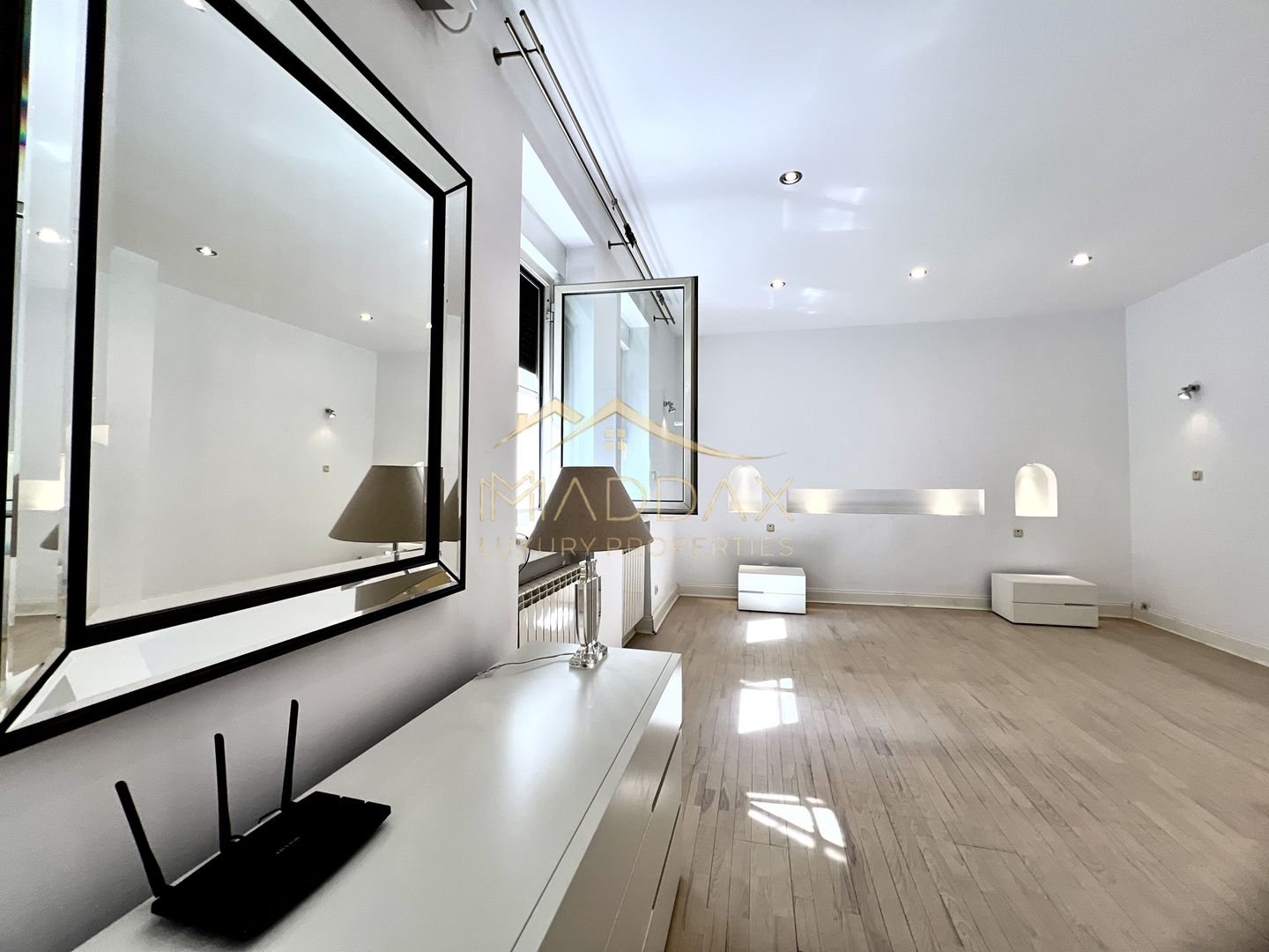 Apartament in Vila | Dorbanti - Capitale | De Vanzare | 1946 - Poză 4