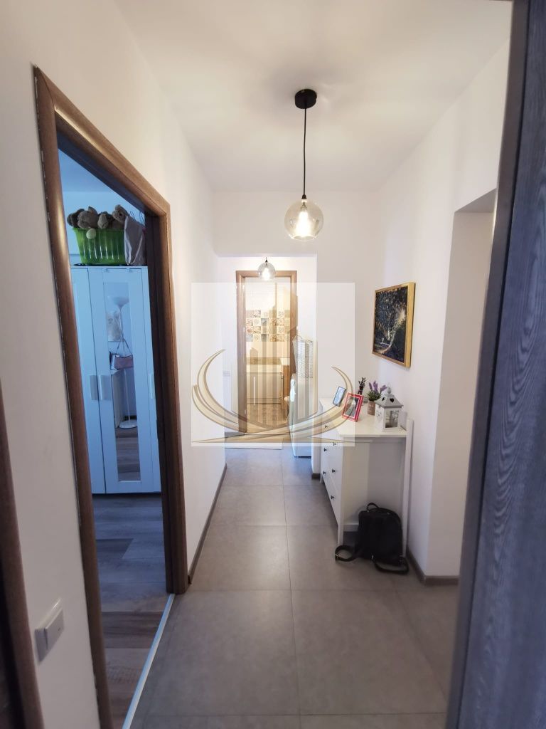 Vând apartament cu trei camere confort 1 - Poză 3