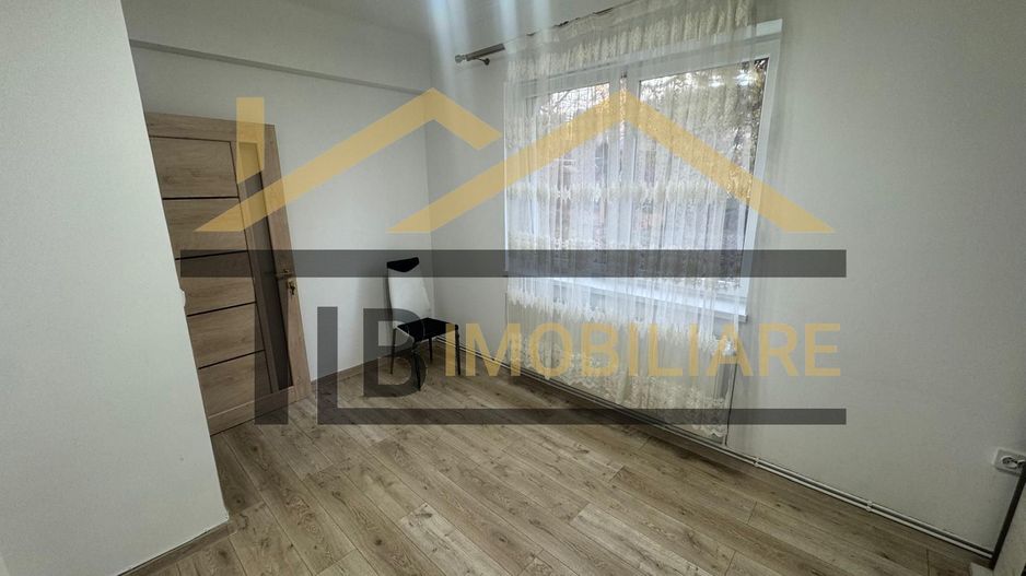 Apartament cu 2 camere, decomandat, 56mp, Zona UMFST - Poză 4