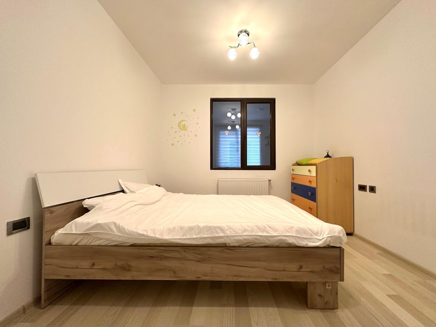 Apartament spatios 4 camere + parcare, pretabil ptr ERASMUS - Poză 7