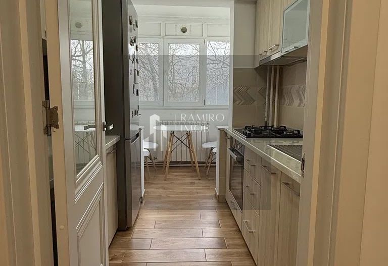 Apartament cu 3 camere Titan/ 1 Decembrie -DE INCHIRIAT - Poză 9